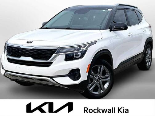 Clear White / Black Roof 2021 Kia Seltos S