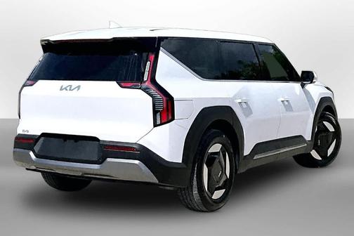 Glacial White Pearl 2026 Kia EV9 Light Long Range
