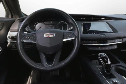 2022 Cadillac XT4 Premium Luxury