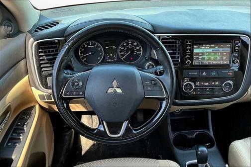 2016 Mitsubishi Outlander SE