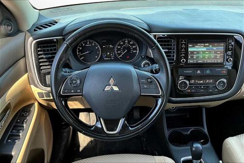 2016 Mitsubishi Outlander SE