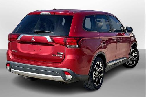 2016 Mitsubishi Outlander SE