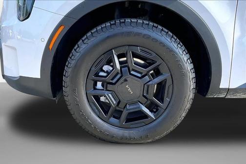 Glacial White Pearl 2025 Kia Sorento SX Prestige