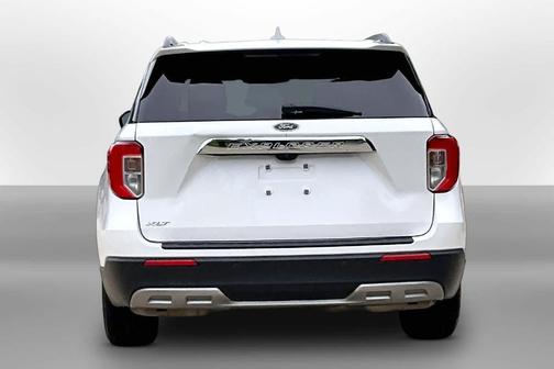 Star White 2022 Ford Explorer XLT
