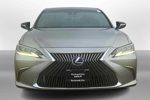 2021 Lexus ES 300h Ultra Luxury