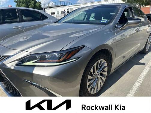 2021 Lexus ES 300h Ultra Luxury