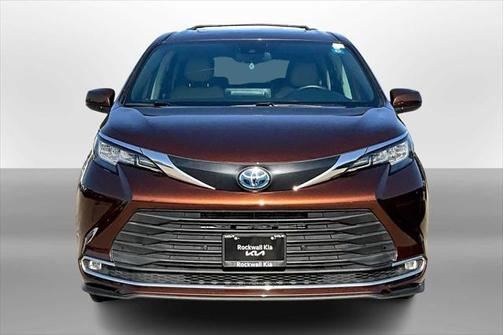 2022 Toyota Sienna XLE