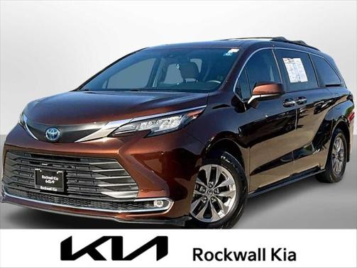 2022 Toyota Sienna XLE