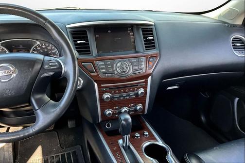 2017 Nissan Pathfinder Platinum