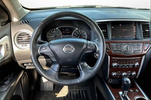 2017 Nissan Pathfinder Platinum