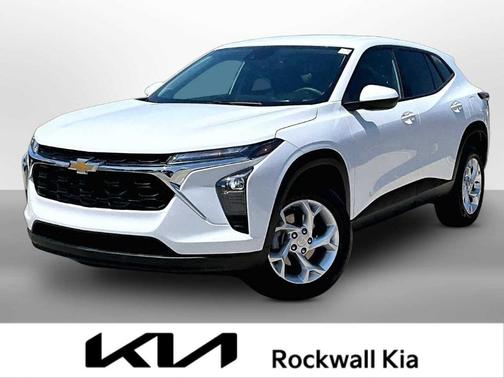 Summit White 2024 Chevrolet Trax LS
