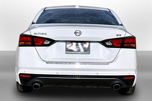 White 2020 Nissan Altima 2.5 SR