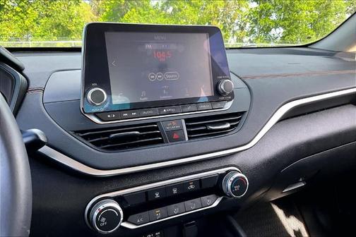 White 2020 Nissan Altima 2.5 SR