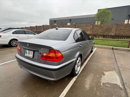 2004 BMW 325 i