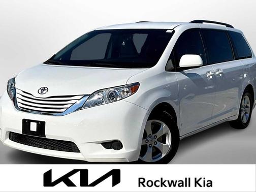 2017 Toyota Sienna LE