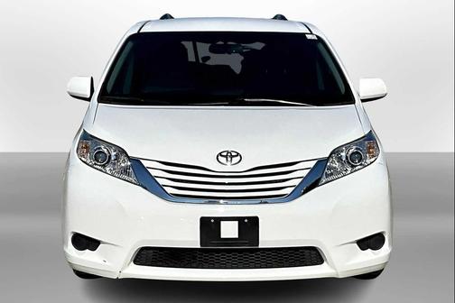 2017 Toyota Sienna LE