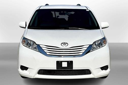 2017 Toyota Sienna LE