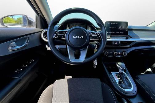 Snow White Pearl 2023 Kia Forte LXS