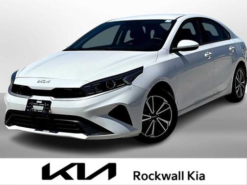 Snow White Pearl 2023 Kia Forte LXS