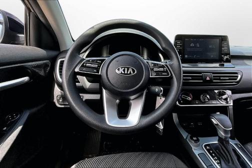 Cherry Black 2021 Kia Seltos LX