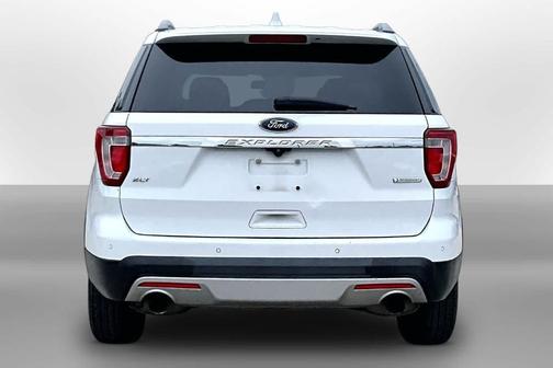 Oxford White 2017 Ford Explorer XLT