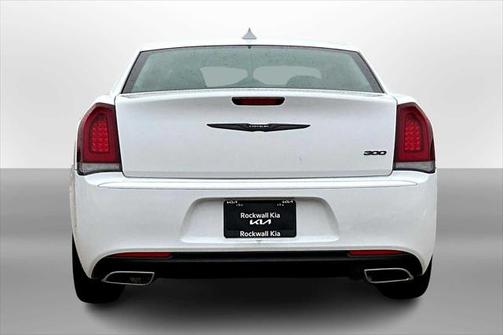 2022 Chrysler 300 Touring