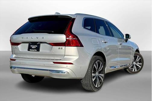 2023 Volvo XC60 B5 Plus Bright Theme