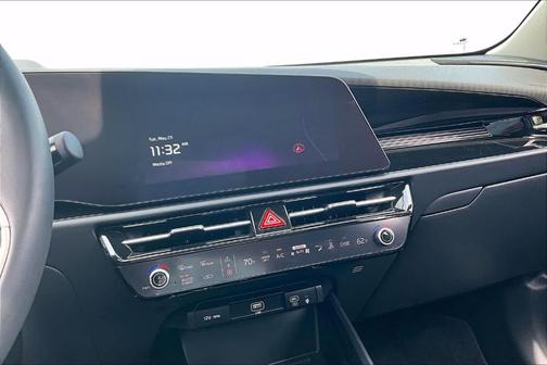 Snow White Pearl 2024 Kia Niro EV Wave