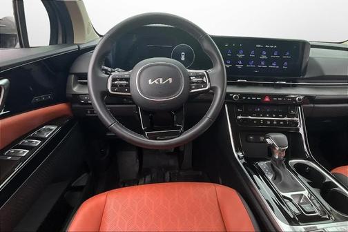 2023 Kia Carnival SX
