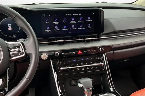 2023 Kia Carnival SX
