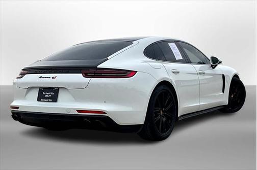 2018 Porsche Panamera 4S