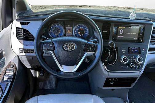 2015 Toyota Sienna XLE