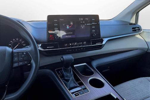 2022 Toyota Sienna LE