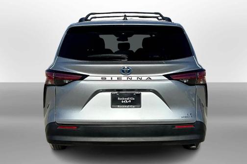 2022 Toyota Sienna LE