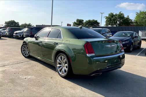 2018 Chrysler 300 Touring
