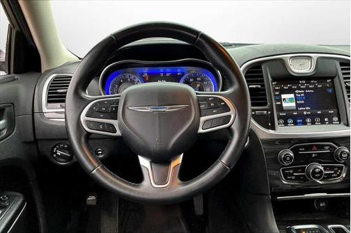 2018 Chrysler 300 Touring