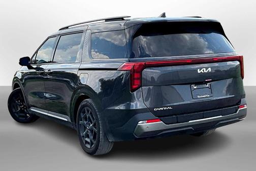 2025 Kia Carnival SX