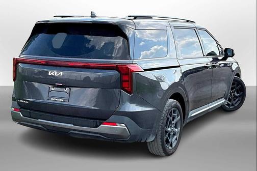 2025 Kia Carnival SX