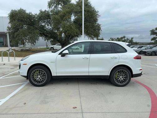 2017 Porsche Cayenne Cayenne S E-Hybrid Platinum Edition