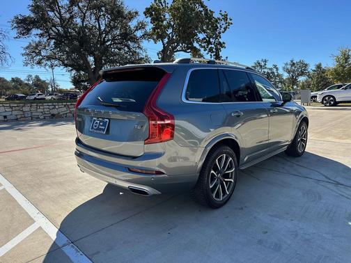 2018 Volvo XC90 T6 Momentum