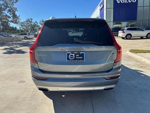 2018 Volvo XC90 T6 Momentum