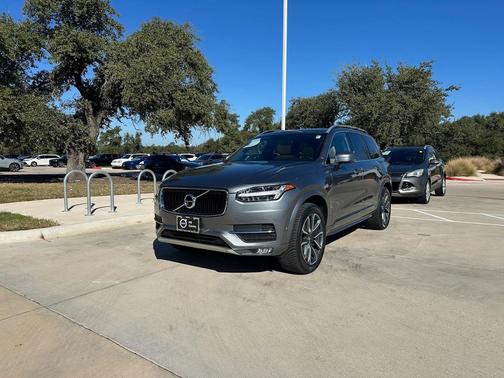 2018 Volvo XC90 T6 Momentum