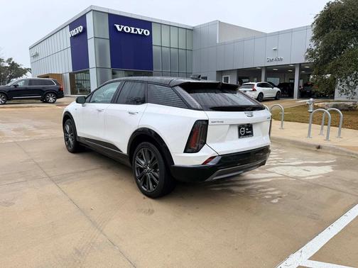 2025 Cadillac OPTIQ Sport 2 AWD