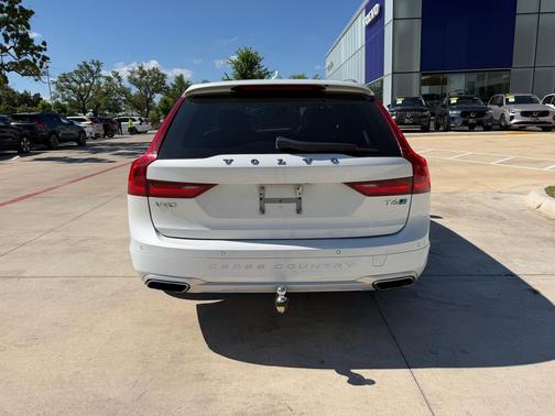 2018 Volvo V90 Cross Country T6