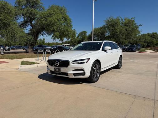 2018 Volvo V90 Cross Country T6