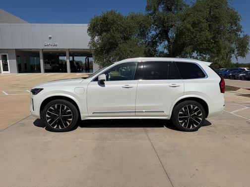 Crystal White Pearl 2026 Volvo XC90 Plug-In Hybrid Ultra, T8 AWD, Electric/Gasoline, Bright, 7 Seats