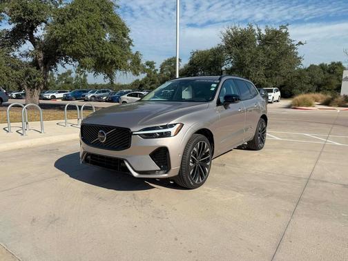 2026 Volvo XC60 B5 Ultra