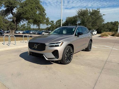 2026 Volvo XC60 B5 Ultra