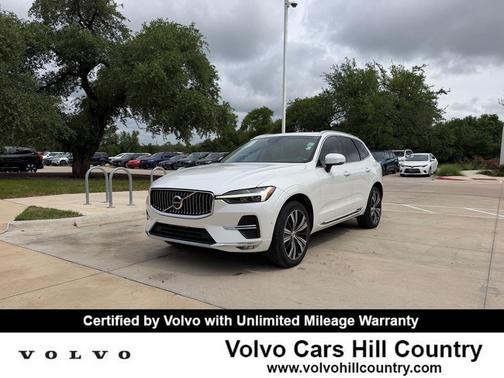 Crystal White Metallic 2023 Volvo XC60 B5 Plus Bright Theme