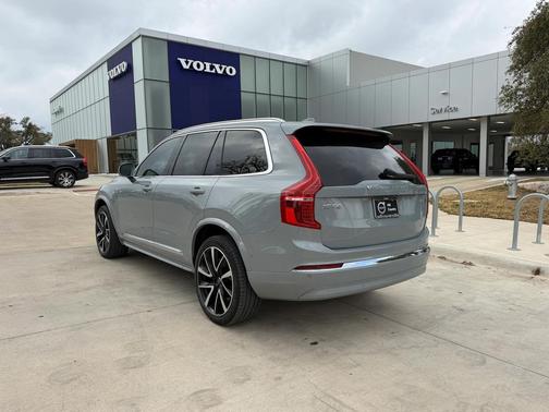 2024 Volvo XC90 B6 Plus Bright Theme 6-Seater